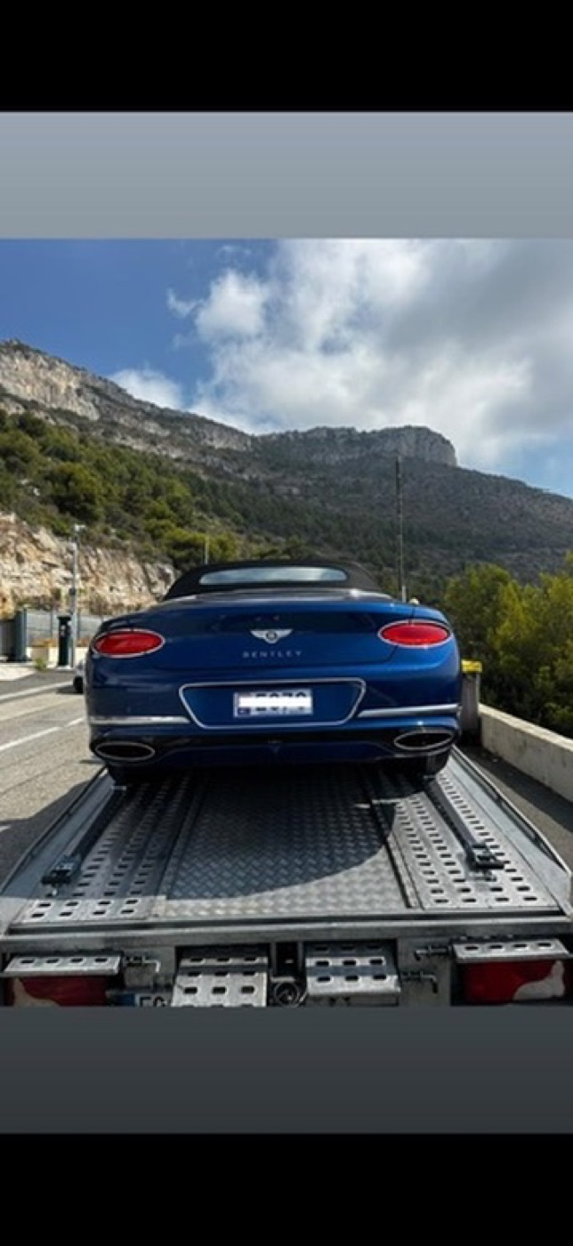 Bentley Continental GTC bleue