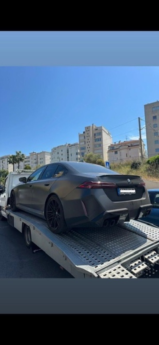 BMW M5 grise mate